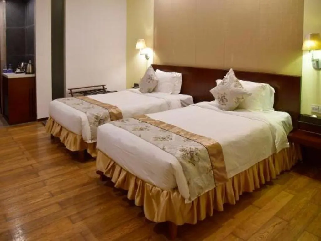 Serenity Marina Hotel Sanya 5*,